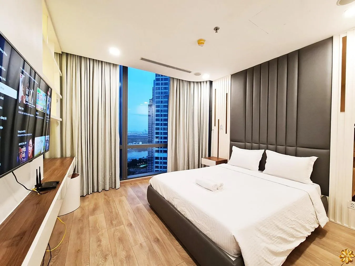 Landmark 81 Royal Luxury - Vinhome Central Park Ho Chi Minh City Apartment
