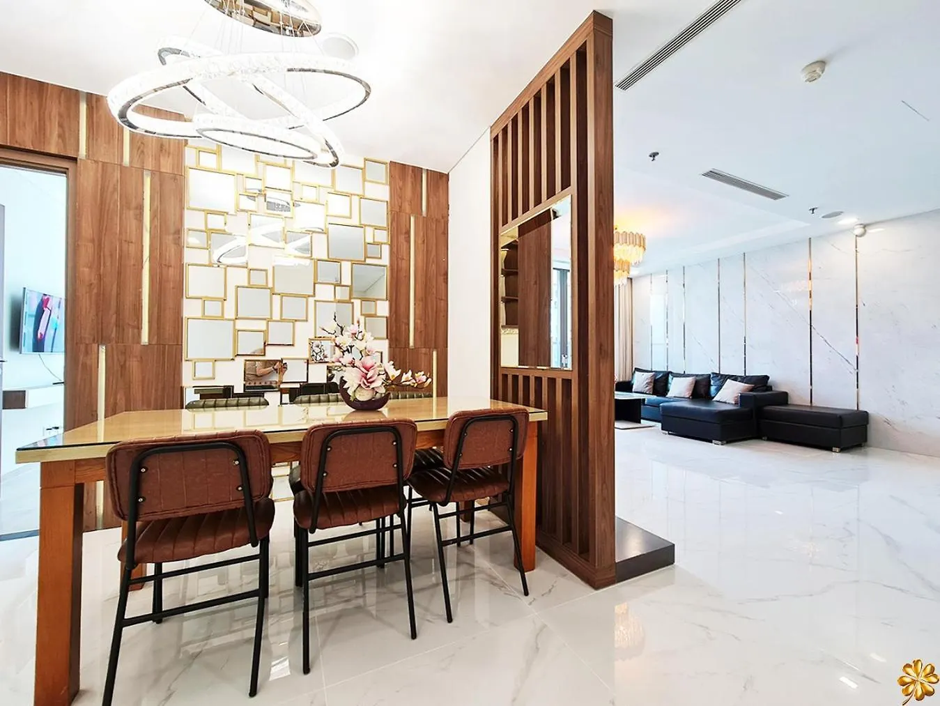 Landmark 81 Royal Luxury - Vinhome Central Park Ho Chi Minh City